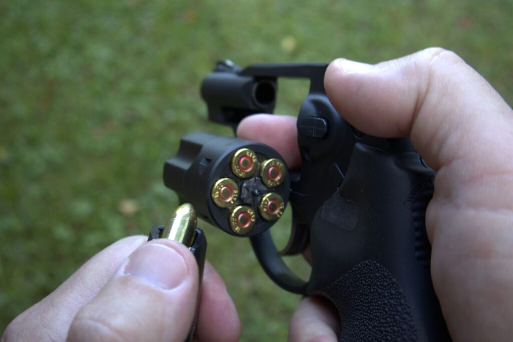 loading the ruger lcr